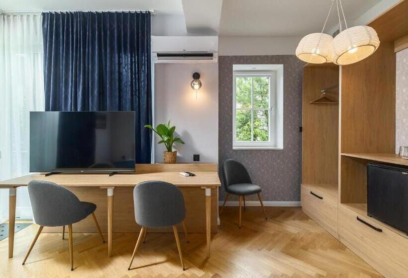 غرفة قياسية مزوَّدة بتراس, Grand Tulipan