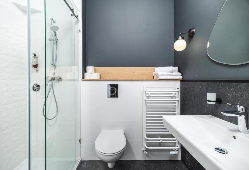 غرفة قياسية مزوَّدة بتراس, Grand Tulipan