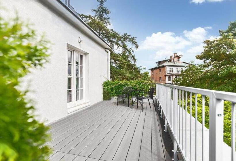 غرفة قياسية مزوَّدة بتراس, Grand Tulipan