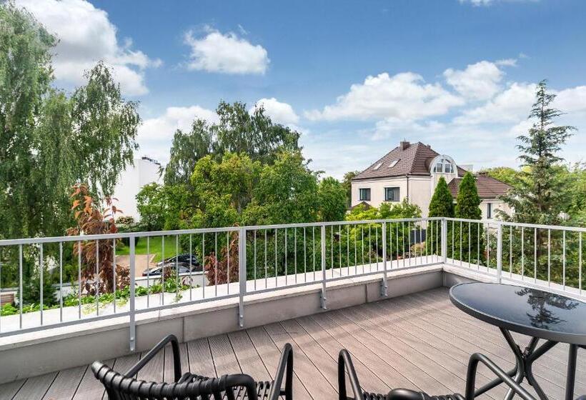 غرفة قياسية مزوَّدة بتراس, Grand Tulipan