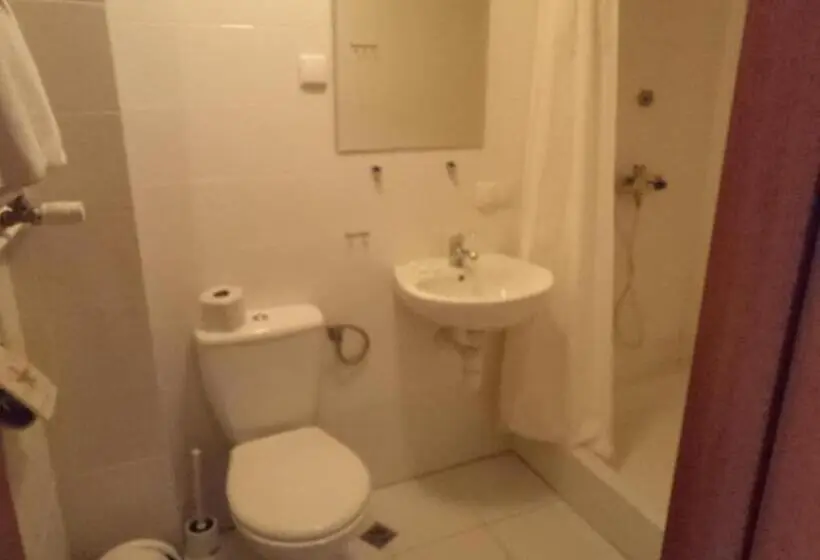 スタンダードトリプルルーム, Obiekt Tatar   Usługi Hotelarskie