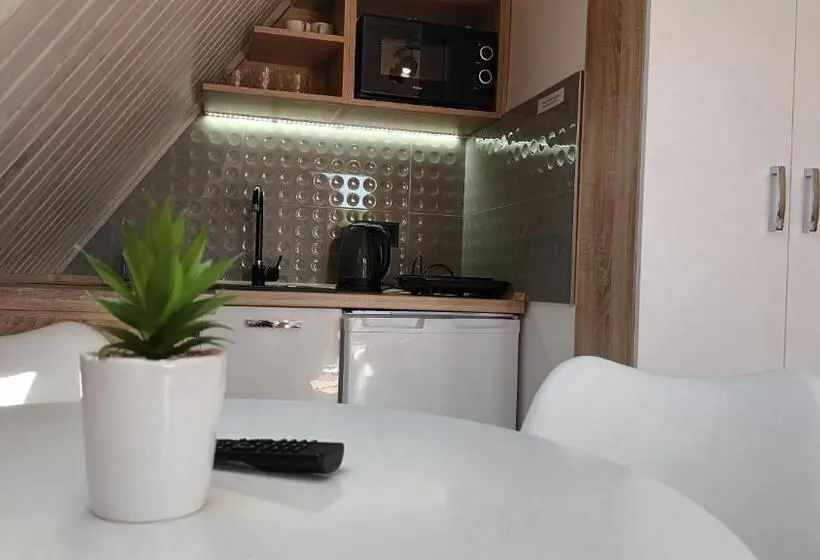 Deluxe Neljän Hengen Huone, Pensjonacik Ewa