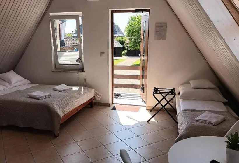Deluxe Neljän Hengen Huone, Pensjonacik Ewa