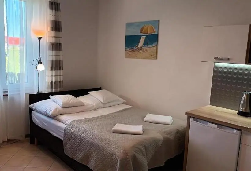 Deluxe Kolmen Hengen Huone, Pensjonacik Ewa