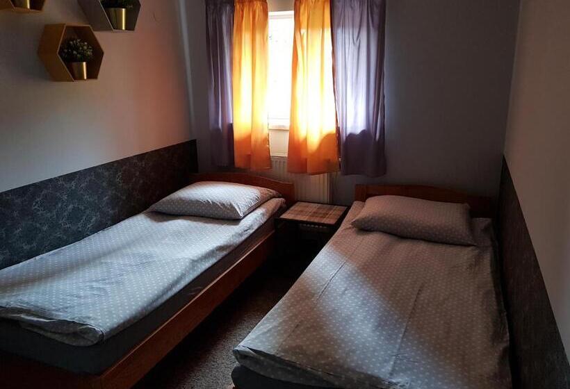 Quarto Estandar, Pokoje Hotelowe Dux