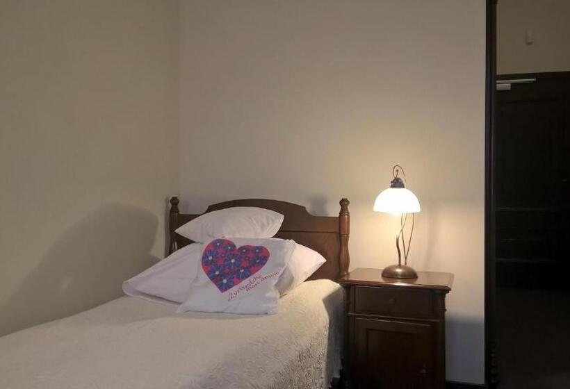 标准单人间, Resursa