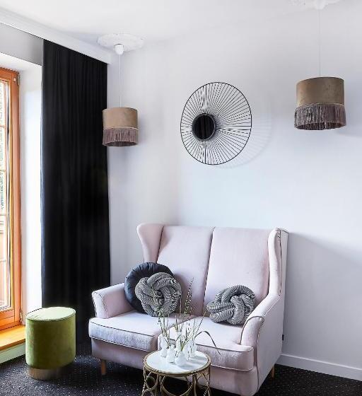 اتاق لوکس با بالکن, Sielanka