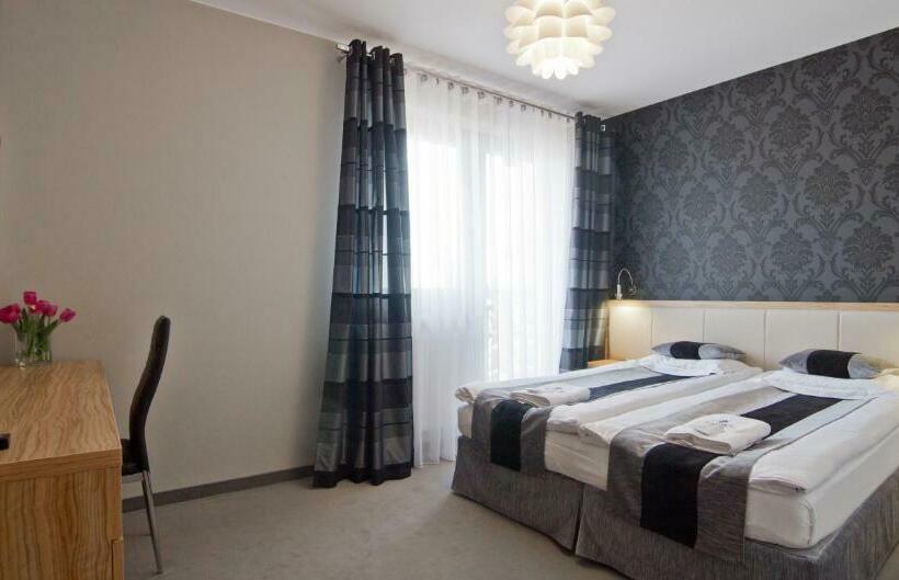 Студио Стандарт с Террасой, Silverton Sauna,jacuzzi,mini Siłownia,bar Sezonowy, Przyjazny Rodzinom