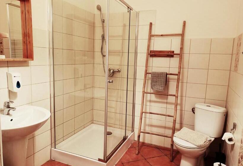 חדר משפחתי, Villa Hubertus