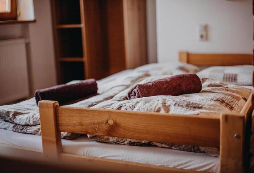 חדר סטנדרט לארבעה, Villa Hubertus