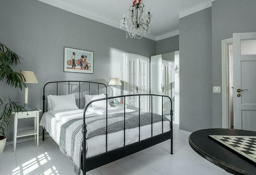 اتاق استاندارد, Willa Ludwinia