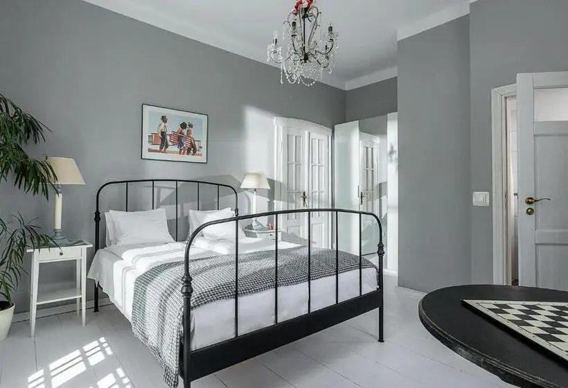 スタンダードシングルルーム, Willa Ludwinia