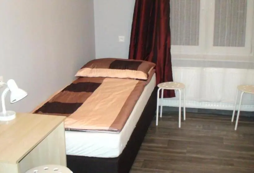 Standard Kolmen Hengen Huone, Hostel Kamienna Centrum