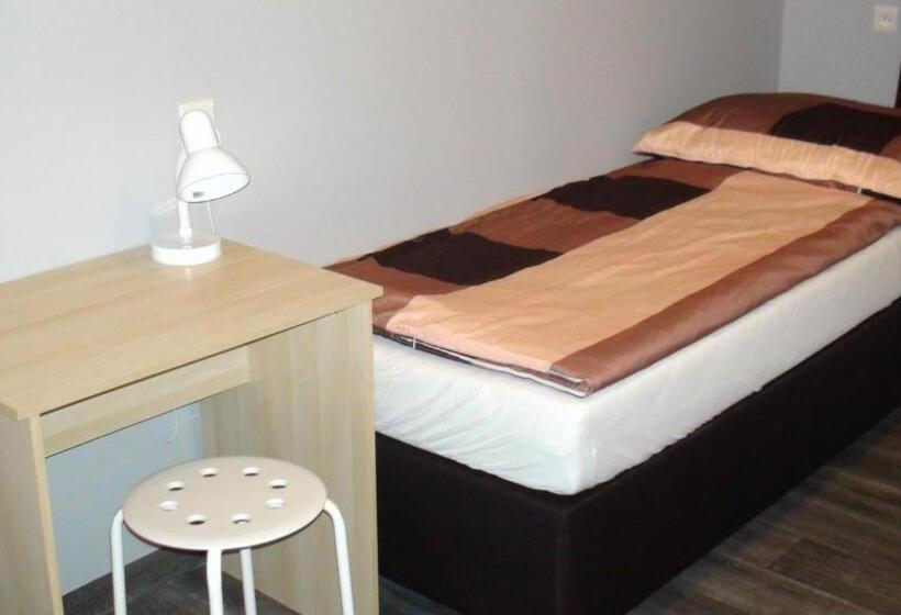 اتاق استاندارد سه نفره, Hostel Kamienna Centrum