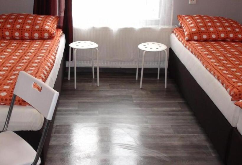 اتاق استاندارد سه نفره, Hostel Kamienna Centrum