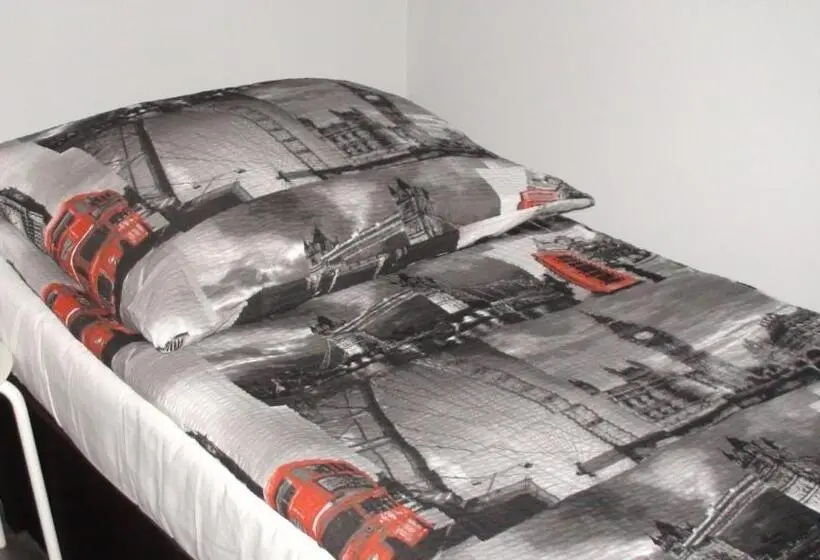 Standard Neljän Hengen Huone, Hostel Kamienna Centrum