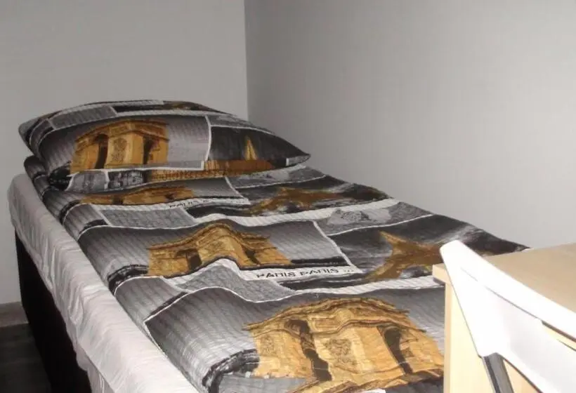 Standard Neljän Hengen Huone, Hostel Kamienna Centrum