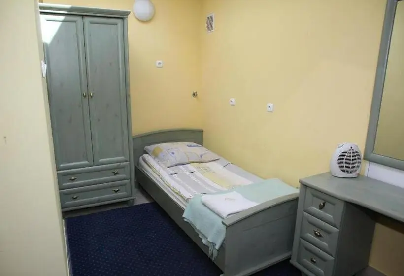 シングルベーシックルーム, Hostel Va Bank