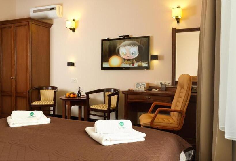 اتاق لوکس, Aura   Hotel & Restaurant & Sauna