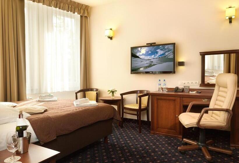 اتاق لوکس, Aura   Hotel & Restaurant & Sauna