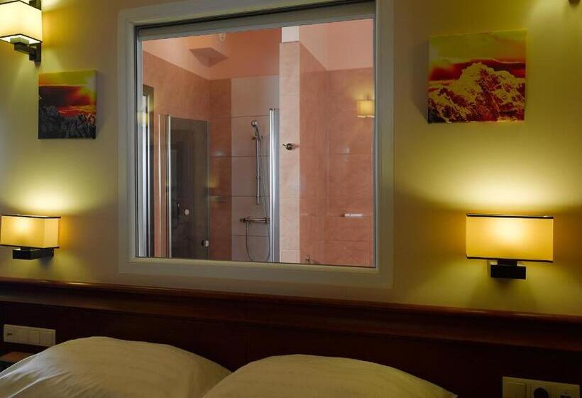 Номер Deluxe, Aura   Hotel & Restaurant & Sauna