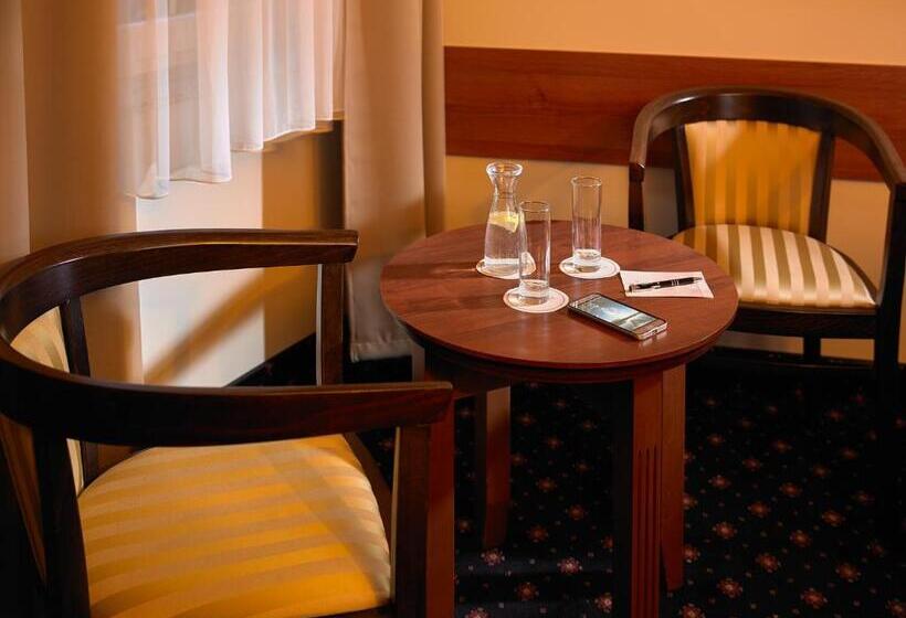 اتاق سوپریور یک تخته, Aura   Hotel & Restaurant & Sauna