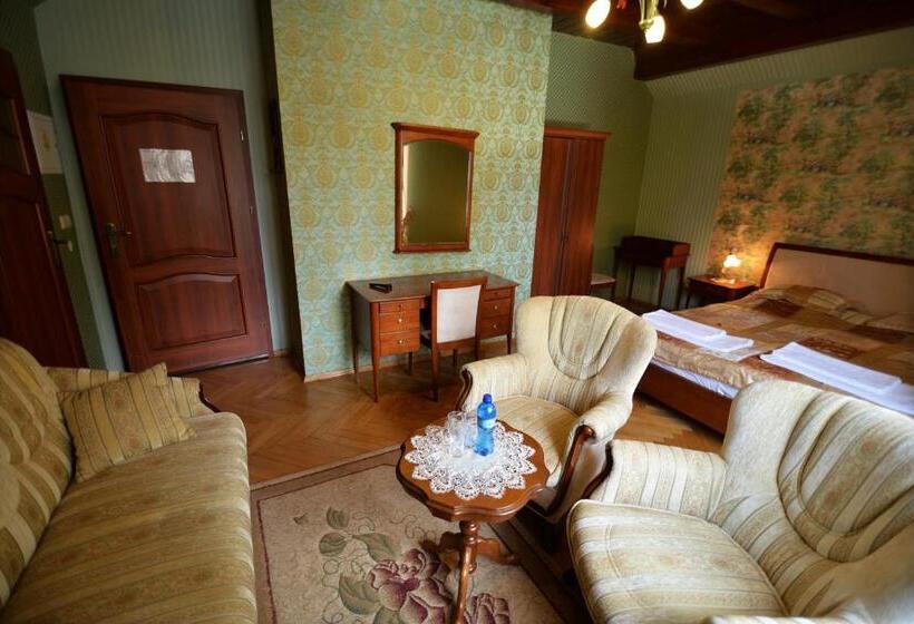 豪华三人间, Europa Górnicza Strzecha