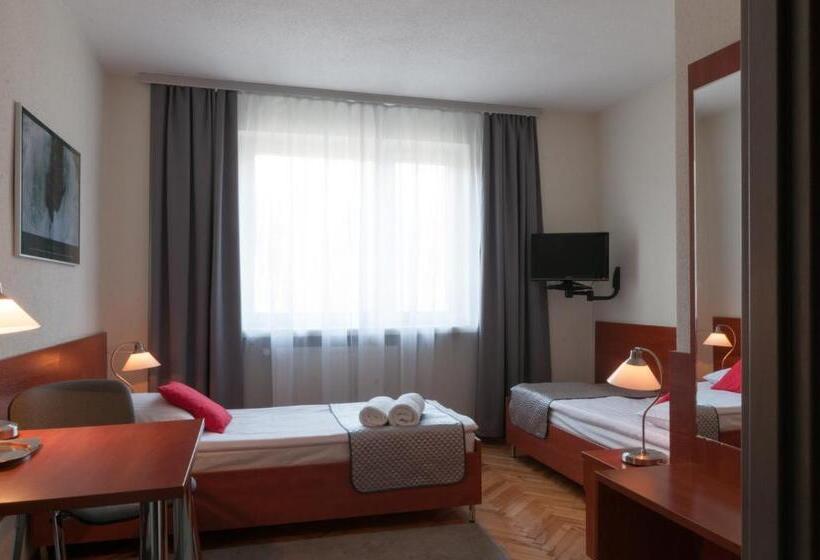 スタンダードルーム, Komes