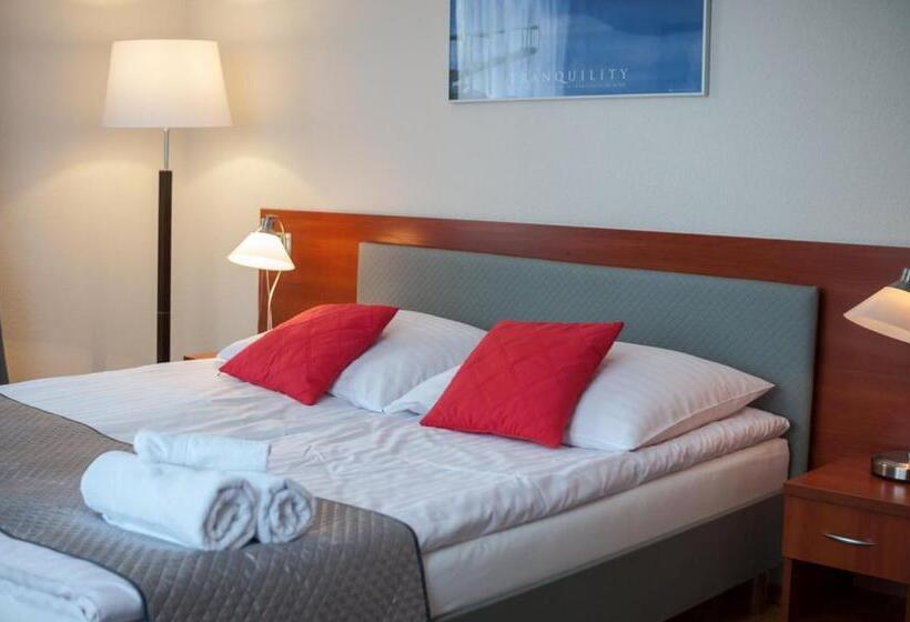 デラックスルーム, Komes