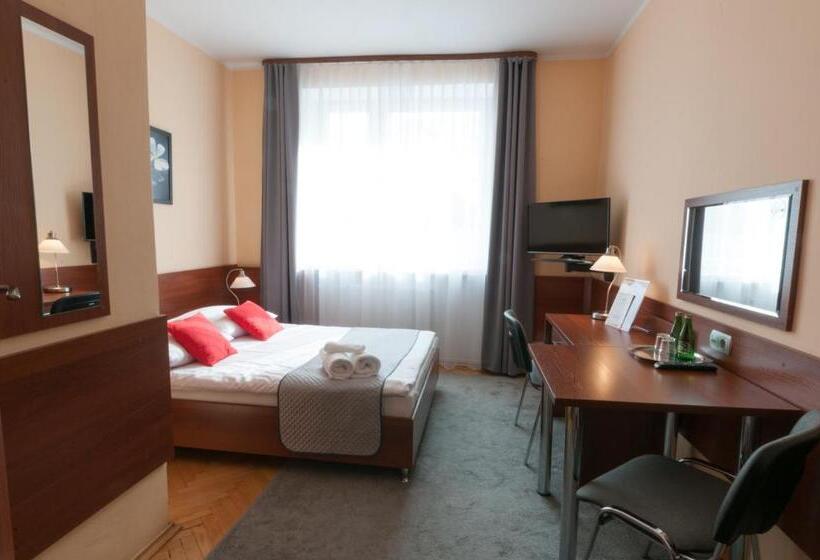 プレミアムルーム, Komes