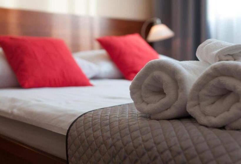 プレミアムルーム, Komes