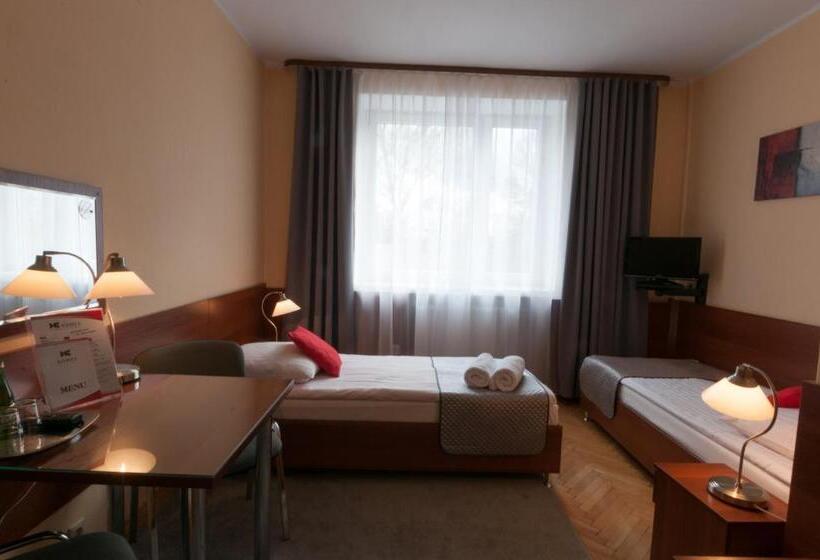 スタンダードルーム, Komes