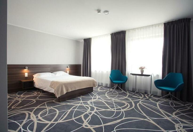 غرفة ديلوكس, Nad Nettą