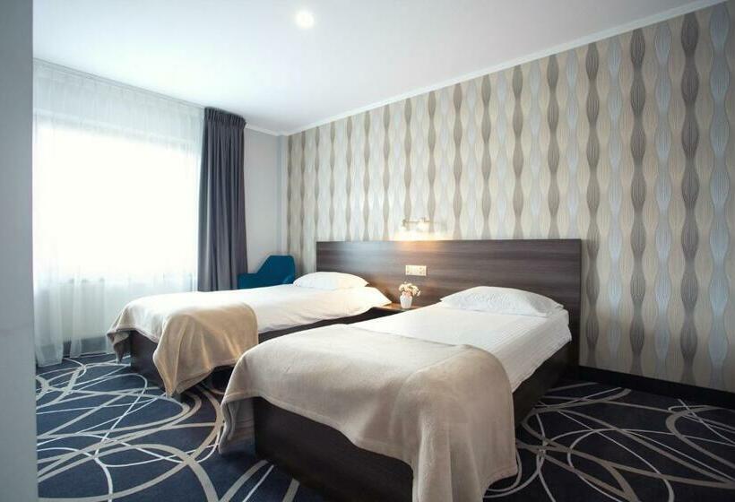 غرفة ديلوكس رباعية, Nad Nettą