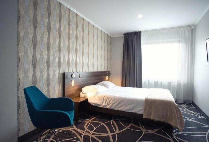 غرفة ديلوكس رباعية, Nad Nettą