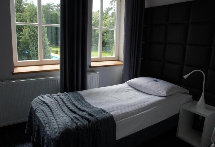 חדר קומפורט לשלושה, Park