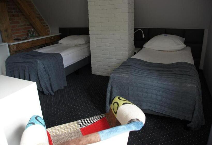 חדר קומפורט לשלושה, Park