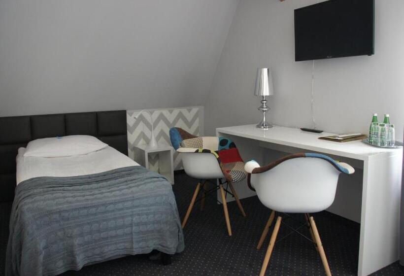 חדר קומפורט לשלושה, Park