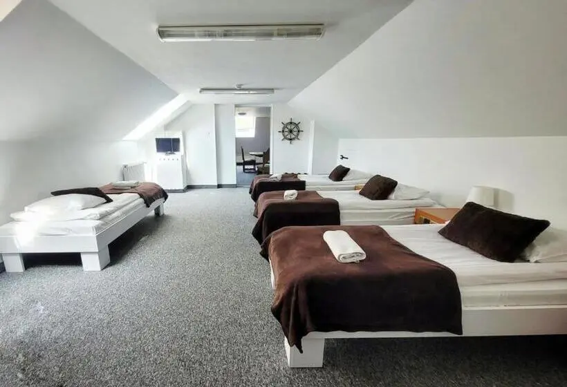 スタンダード4人部屋, Pirat Hotel & Spa Hotel Z Basenem