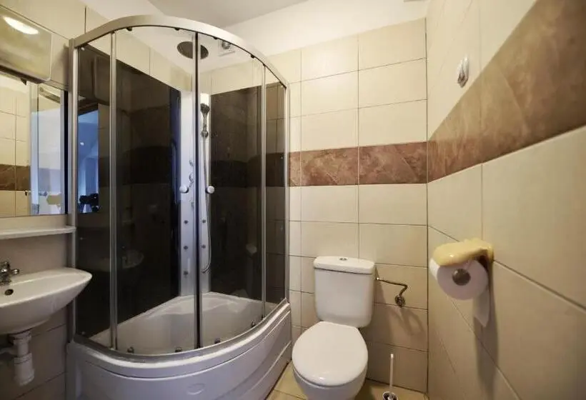 スタンダード4人部屋, Pirat Hotel & Spa Hotel Z Basenem