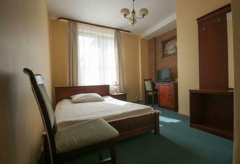 スタンダードルーム, Restauracja Pod Parowozem