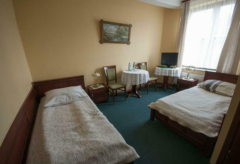 スタンダードルーム, Restauracja Pod Parowozem