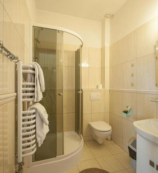 スタンダード４人部屋, Restauracja Pod Parowozem