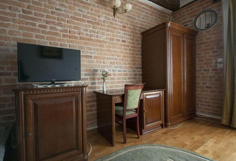 スーペリアトリプルルーム, Restauracja Pod Parowozem