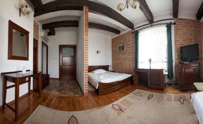 スーペリアトリプルルーム, Restauracja Pod Parowozem