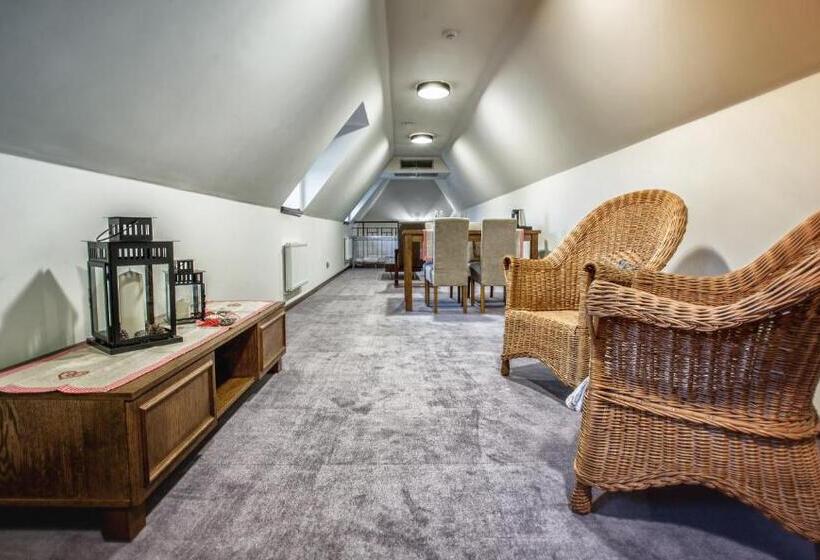 سوییت, & Spa  Kasztel Uniejów