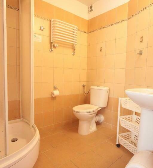 اتاق استاندارد, Zamek