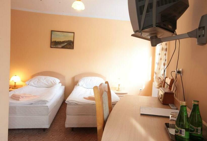 اتاق استاندارد, Zamek