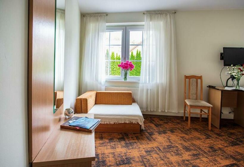 اتاق استاندارد, Zamek