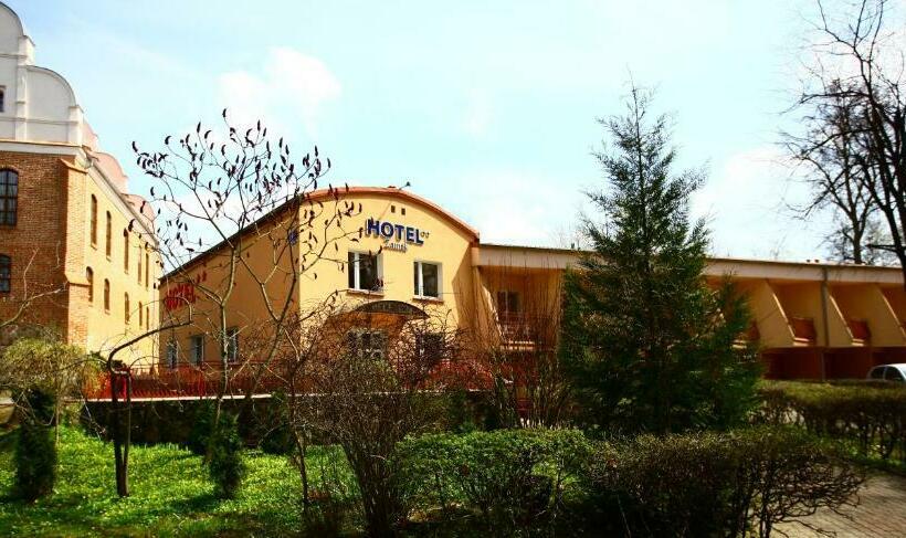 استودیوی استاندارد, Zamek